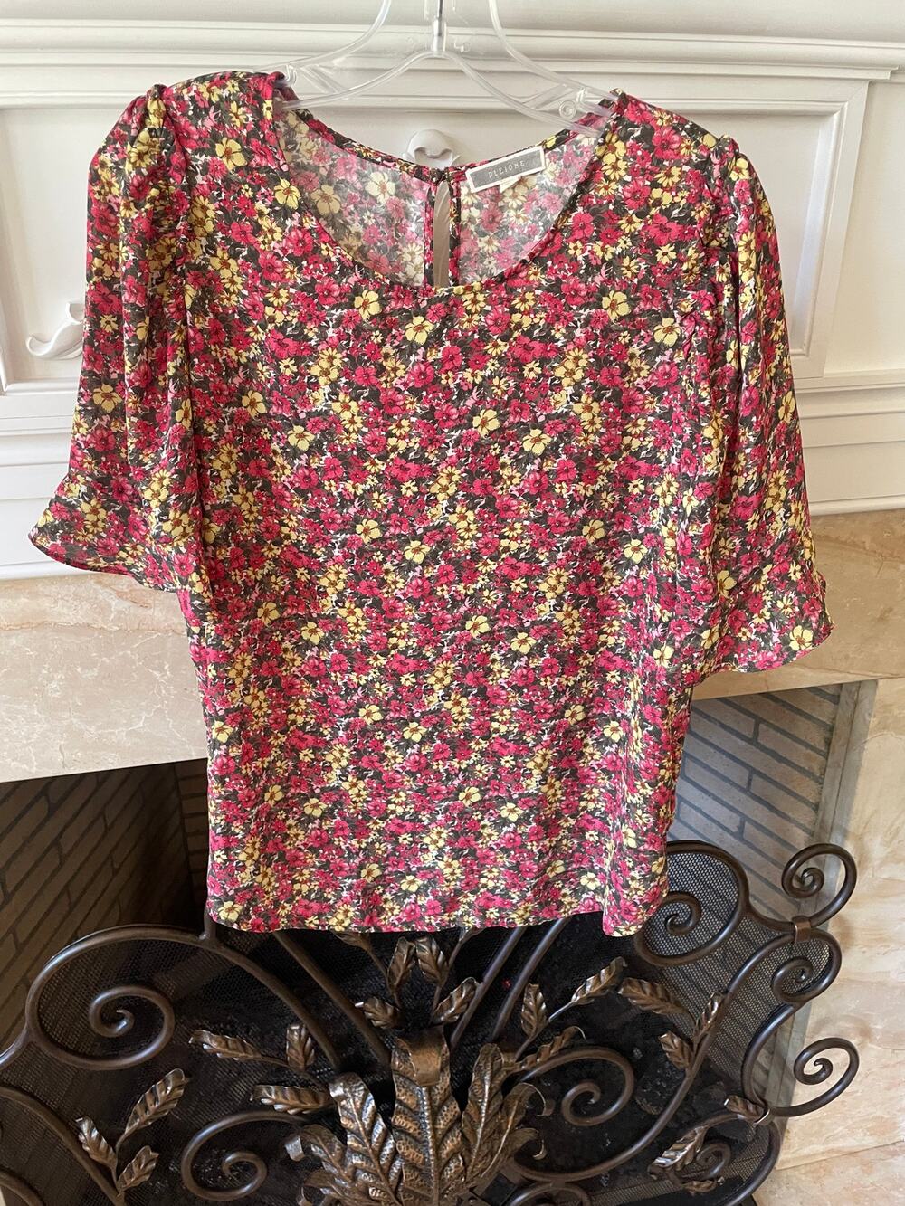 Pleione Floral Short Sleeve Ruffled Top Sz S